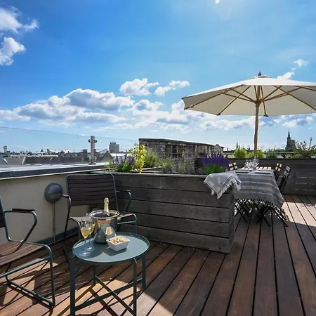 Apartment Spacious 3-bedroom With A Rooftop Terrace In The Center Of