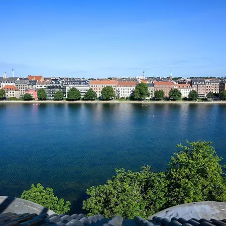 Apartment Spacious 3-bedroom With A Rooftop Terrace In The Center Of *