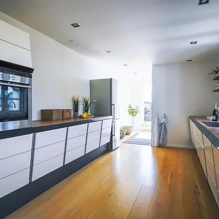 Spacious 3-bedroom With A Rooftop Terrace In The Center Of Apartmán Kodaň